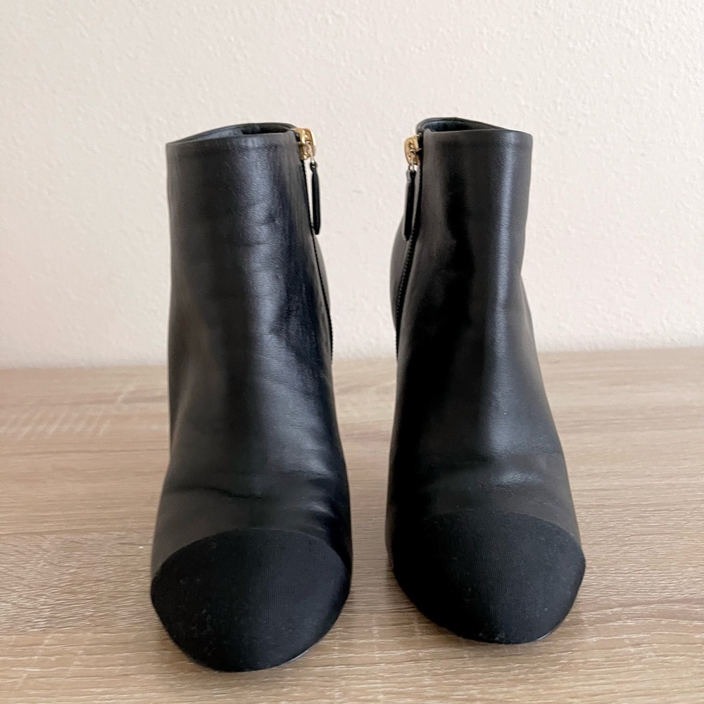 Chanel Black Leather Pearl Heels Ankle Boots Booties Women’s Sz 37.5/7.5 - Picture 13 of 13